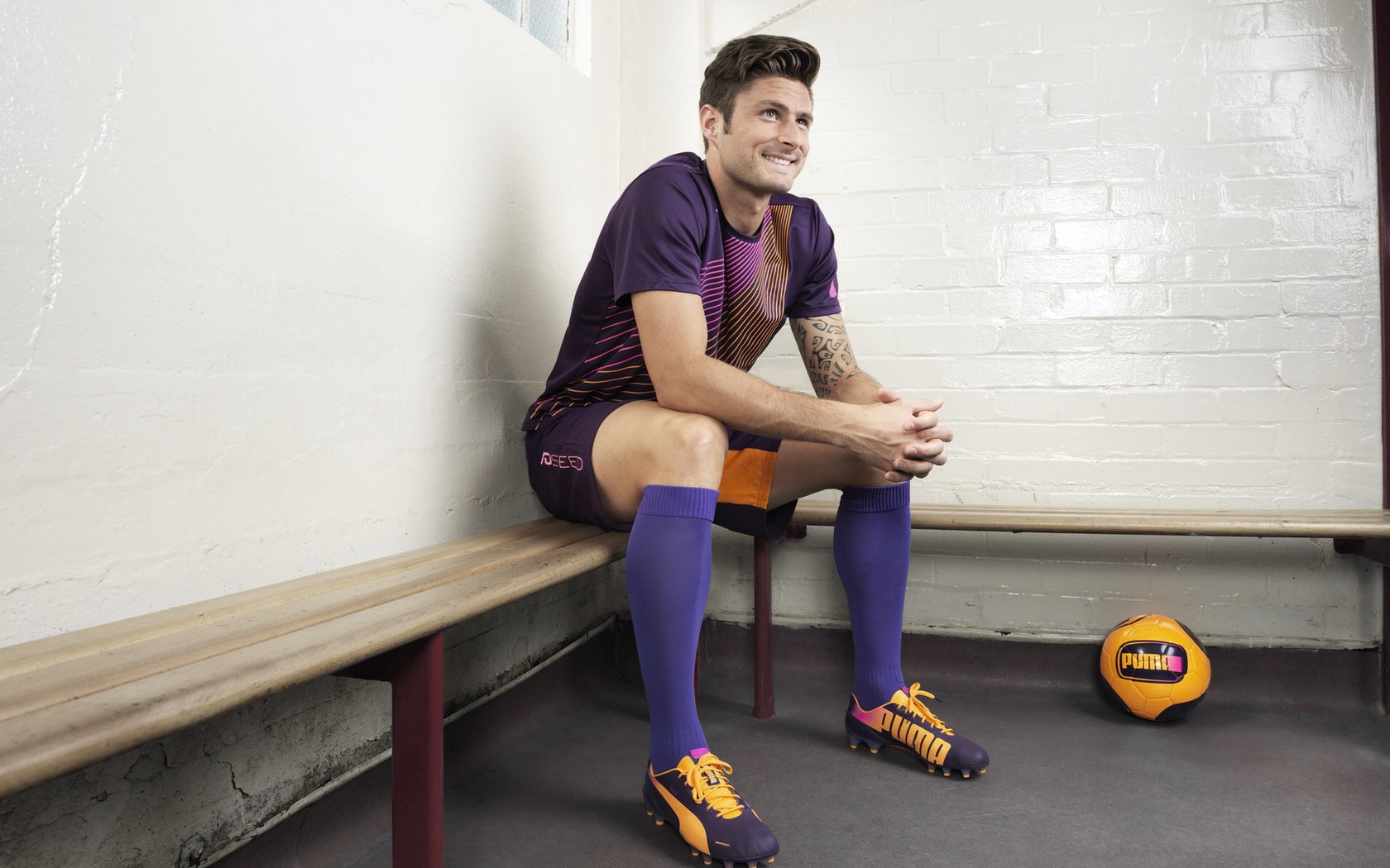 冠军球队引进体能教练团队提升赛季持久竞争力,国家队体能教练员