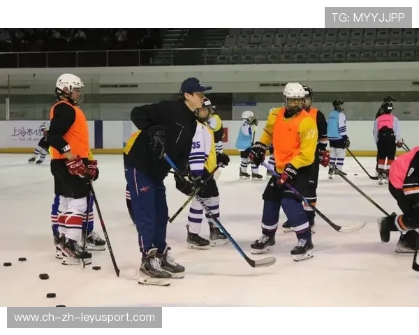 冰球队伍提升攻防转换速度，训练节奏较高