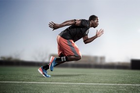 乐鱼体育App下载-中超球队防守球员个人技能提升，中超球员规则