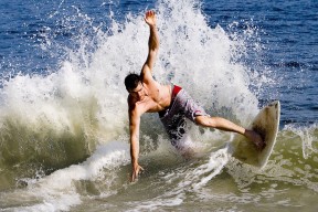 乐鱼app官方下载-中超球队临场换人策略改变比赛走势，中超最快换人